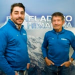 Fotografia de la presentacion del Heladero del Himalaya con Carlos Soria y Jordi Roca BBVA