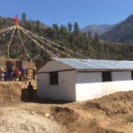 Fotografía: Escuela de Lwasa una vez finalizadas las labores de reconstrucción de Ayuda Directa Himalaya 2