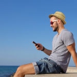 millennials-movil-smartphone-fintech-verano-playa-recurso-BBVA