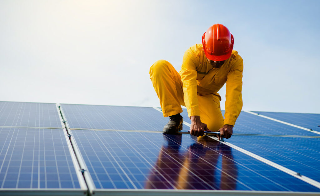 Cómo pueden afectar los paneles solares la obtención de un préstamo