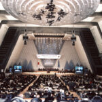 BBVA-mercado-voluntario-carbono-Vista general de la sesión de apertura de la Cumbre sobre Cambio Climático en Kyoto (Japón), 1977.