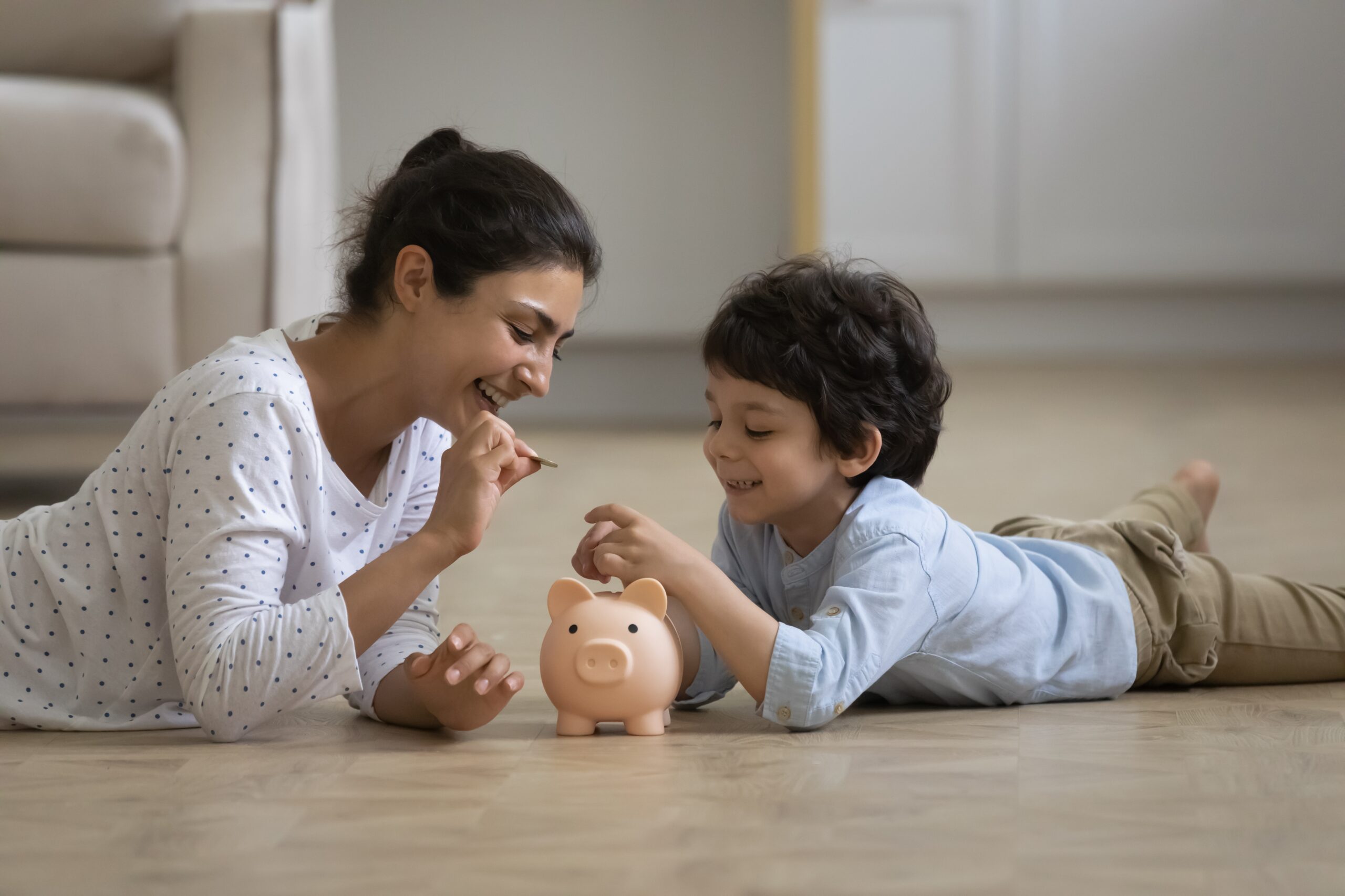 Cómo enseñar a los niños a manejar el dinero con la educación financiera